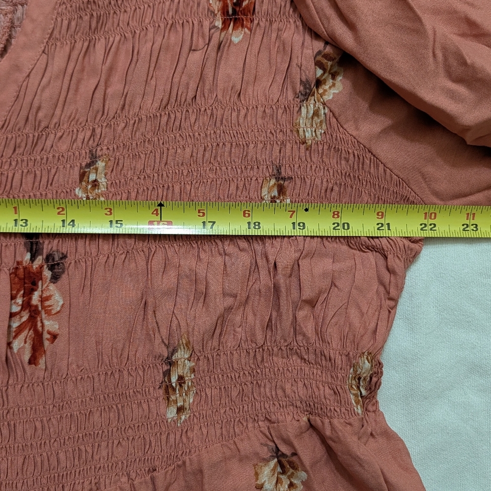 Torrid Women's Coral Print Shirred Top size 0 (Large) - Picture 4 of 5